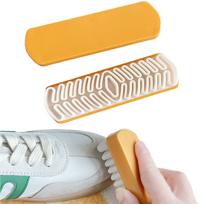 Brosse en cuir pour bottes en  - Sneaker Care Spray avis et prix