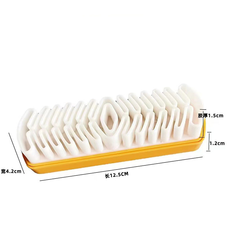 Brosse en cuir pour bottes en  - Sneaker Care Spray avis et prix